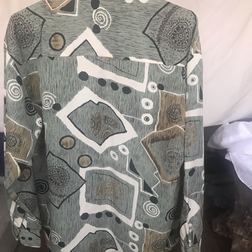 Shirt - Picture 2 of 3